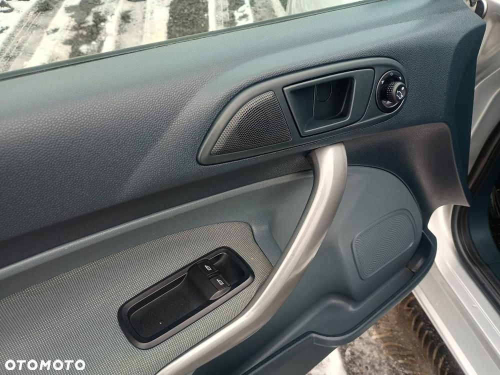 Ford Fiesta 1.25 Celebration - 18