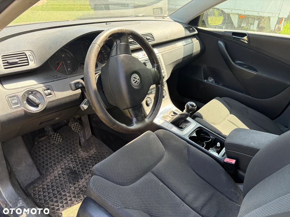 Volkswagen Passat 2.0 TDI Comfortline - 10