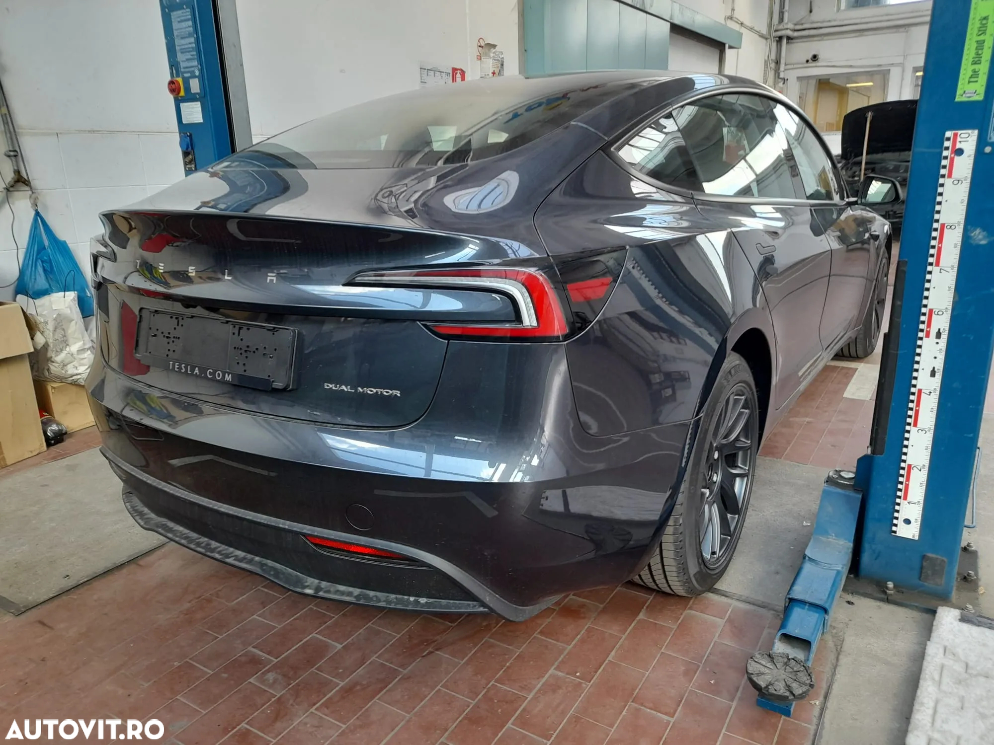 Tesla Model 3 AWD Long Range - 3