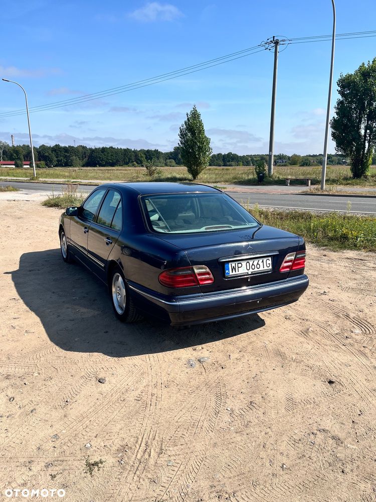 Mercedes-Benz Klasa E - 4