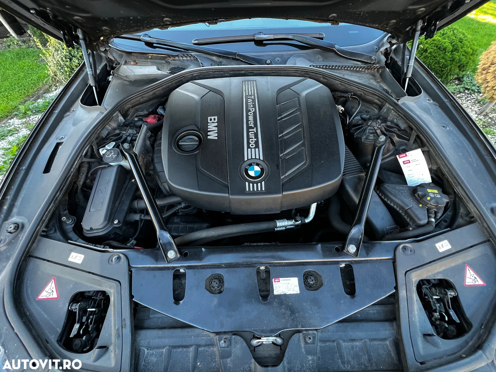 BMW Seria 5 525d - 32