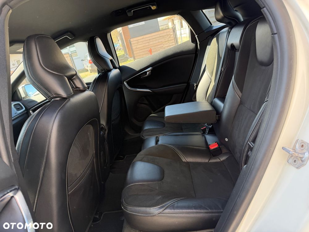 Volvo V40 D2 RDesign - 12