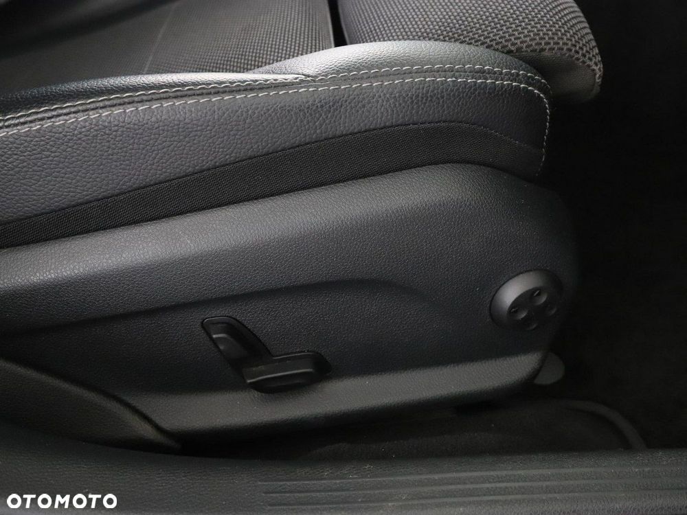 Mercedes-Benz Klasa C 180 - 40