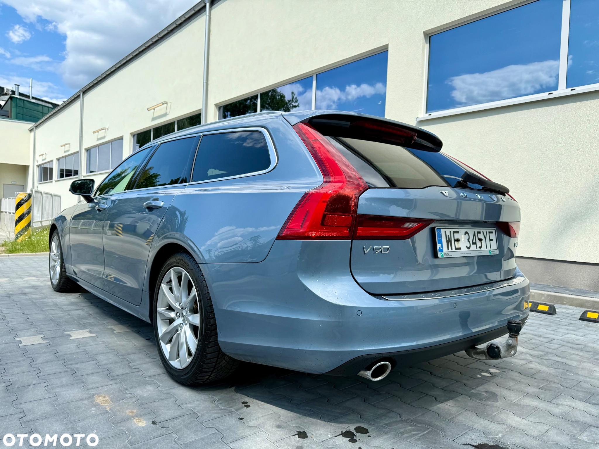 Volvo V90 D4 AWD Momentum - 8
