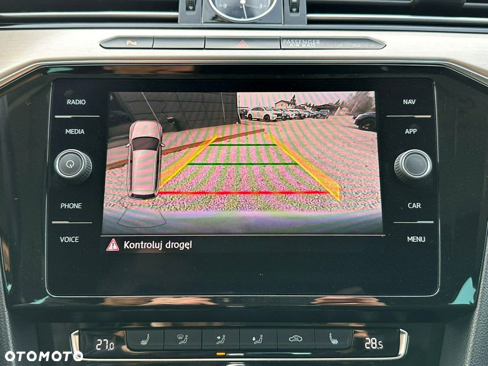 Volkswagen Passat - 33