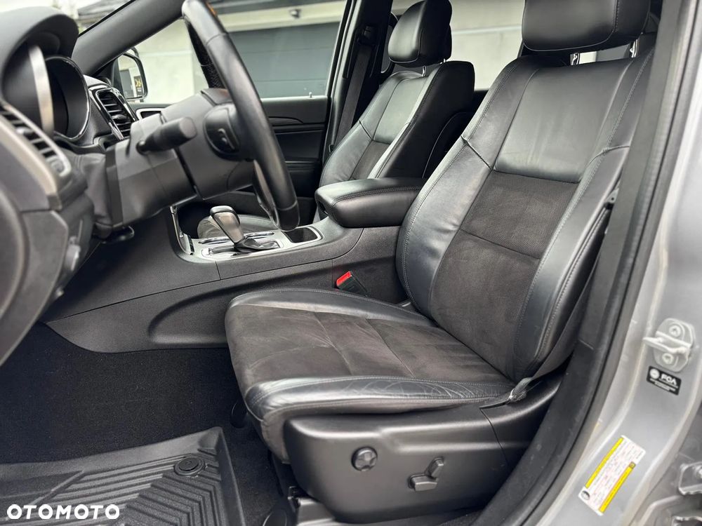 Jeep Grand Cherokee - 23