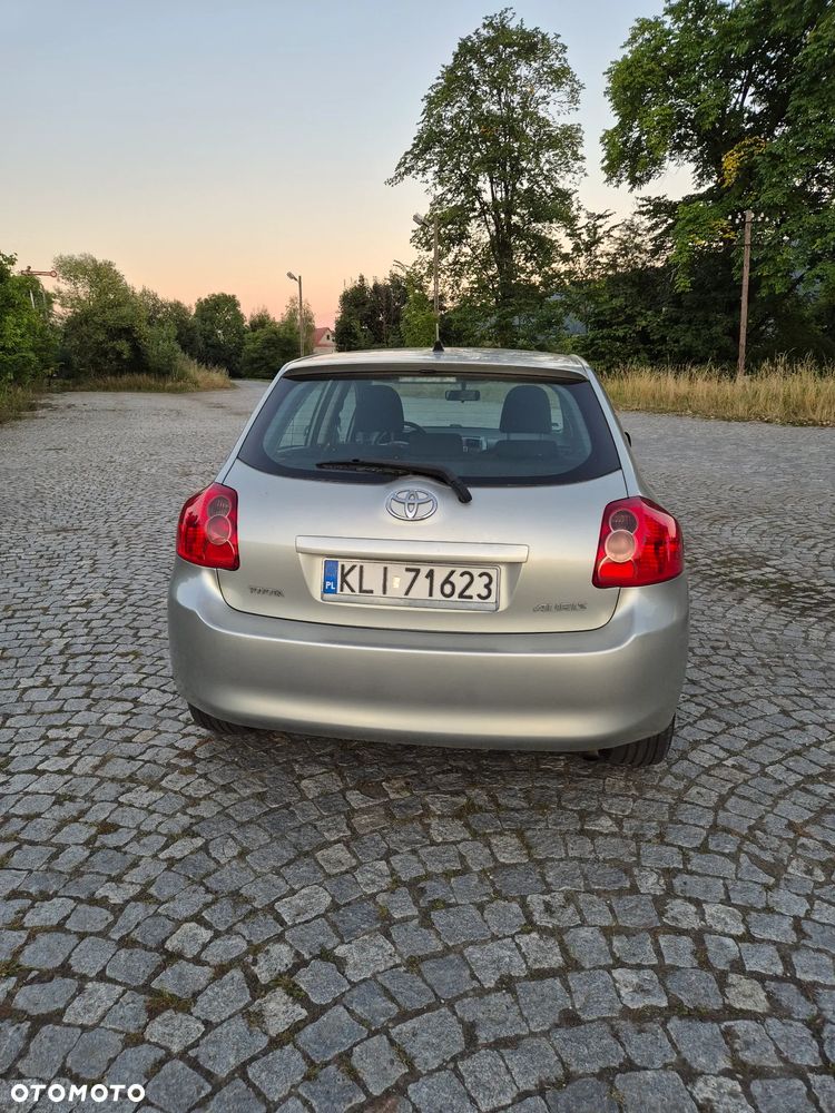 Toyota Auris 1.4 D-4D Terra - 4