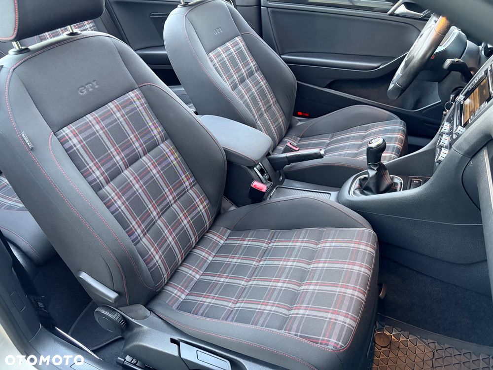 Volkswagen Golf Cabrio - 11