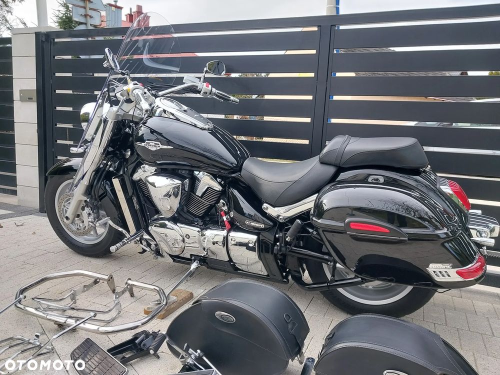 Suzuki Intruder - 4
