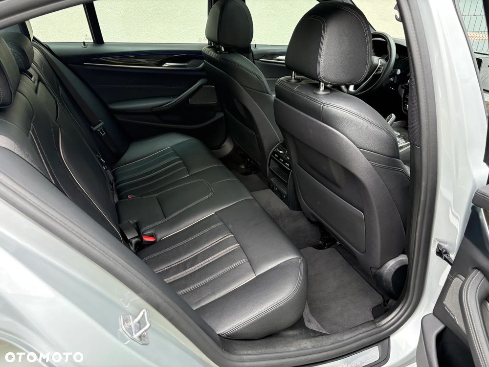 BMW Seria 5 540i Luxury Line - 10