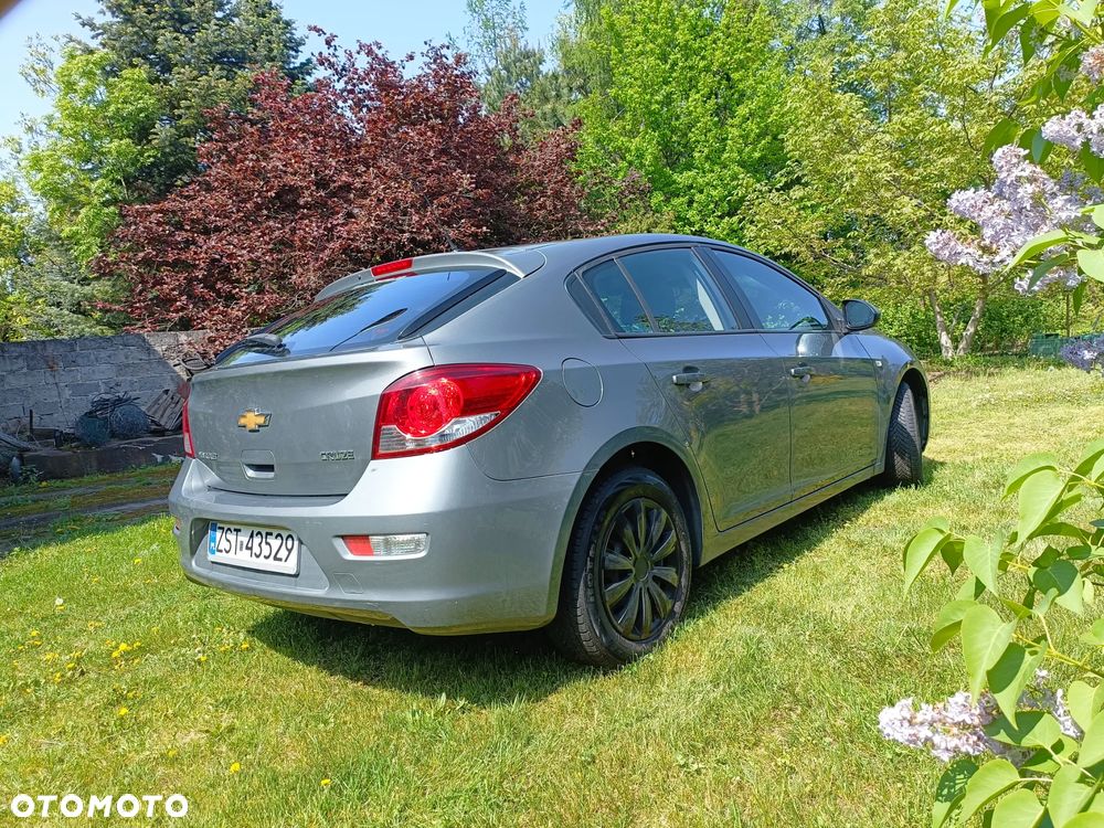 Chevrolet Cruze 1.6 LS+ - 3