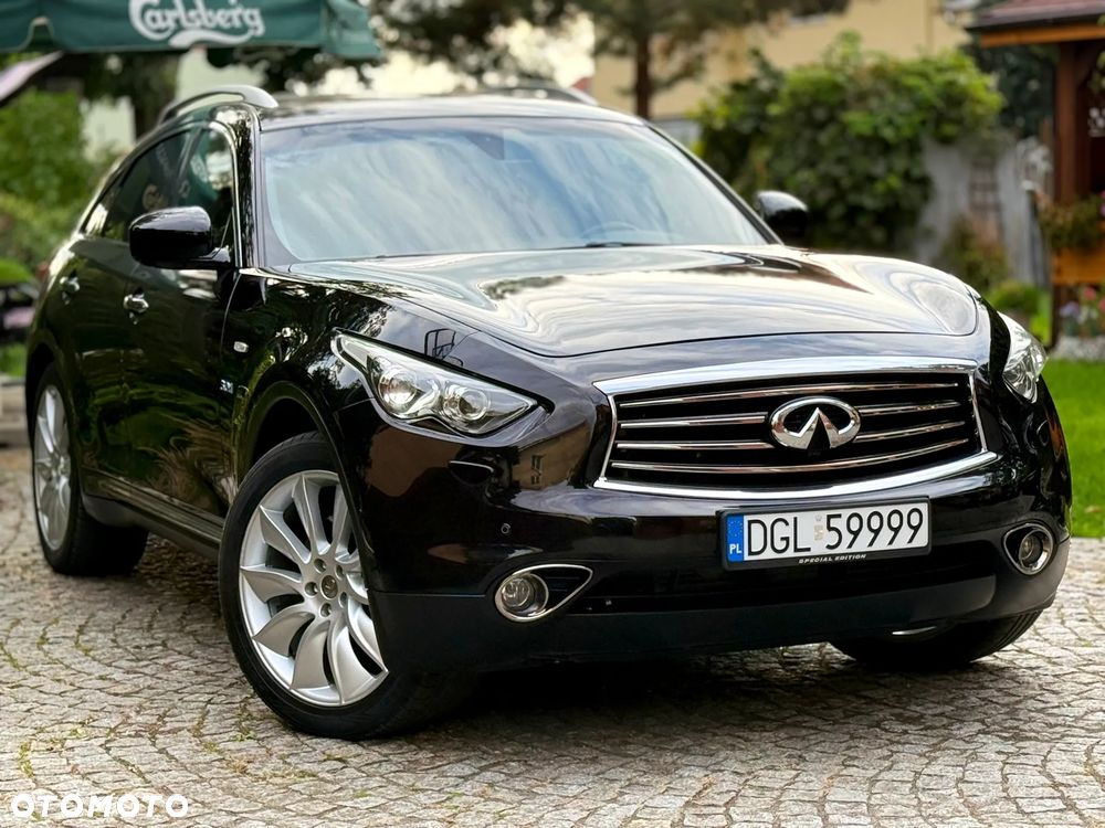 Infiniti QX70 - 33