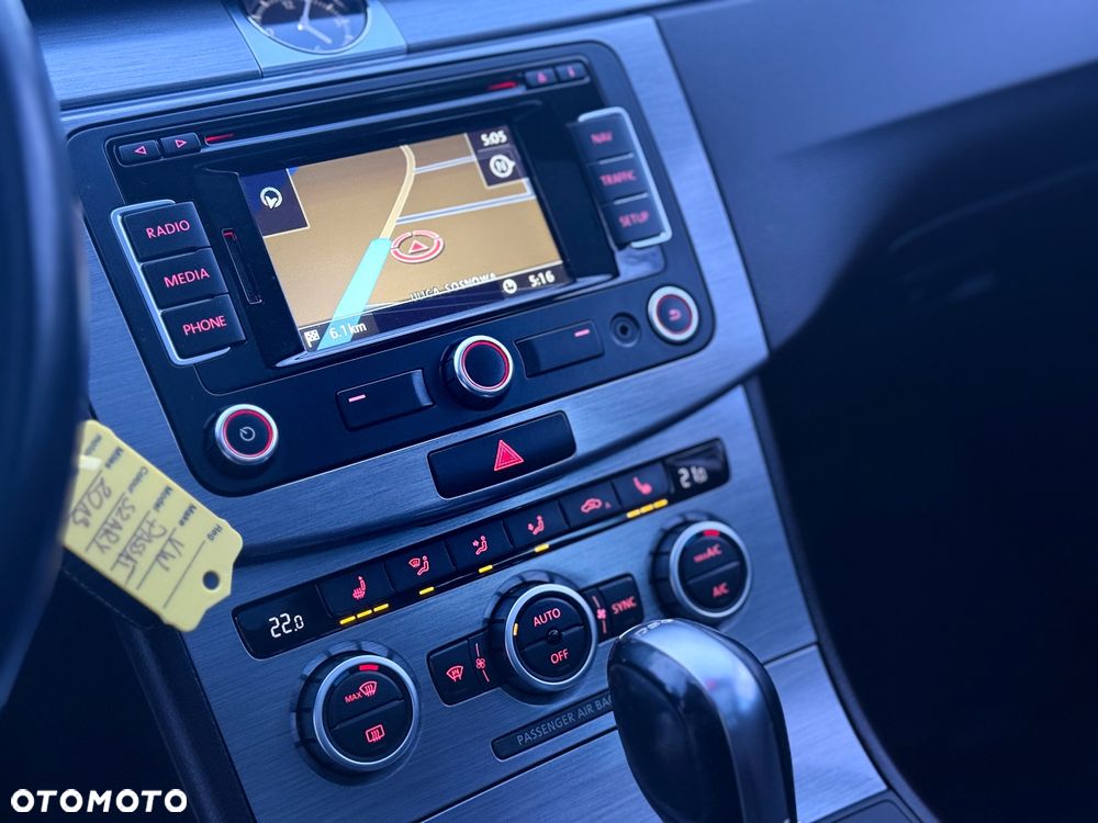 Volkswagen Passat Variant 2.0 TDI DSG BlueMotion Technology Highline - 18