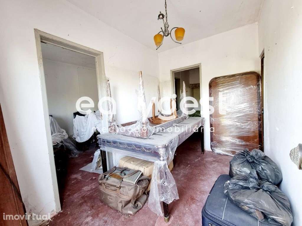 Terreno com 750m2 com implantação de 4 casas e uma garagem - Grande imagem: 4/31