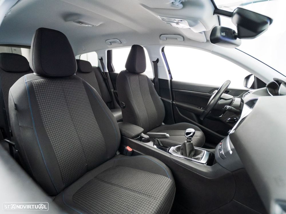 Peugeot 308 SW 1.2 PureTech Style - 32