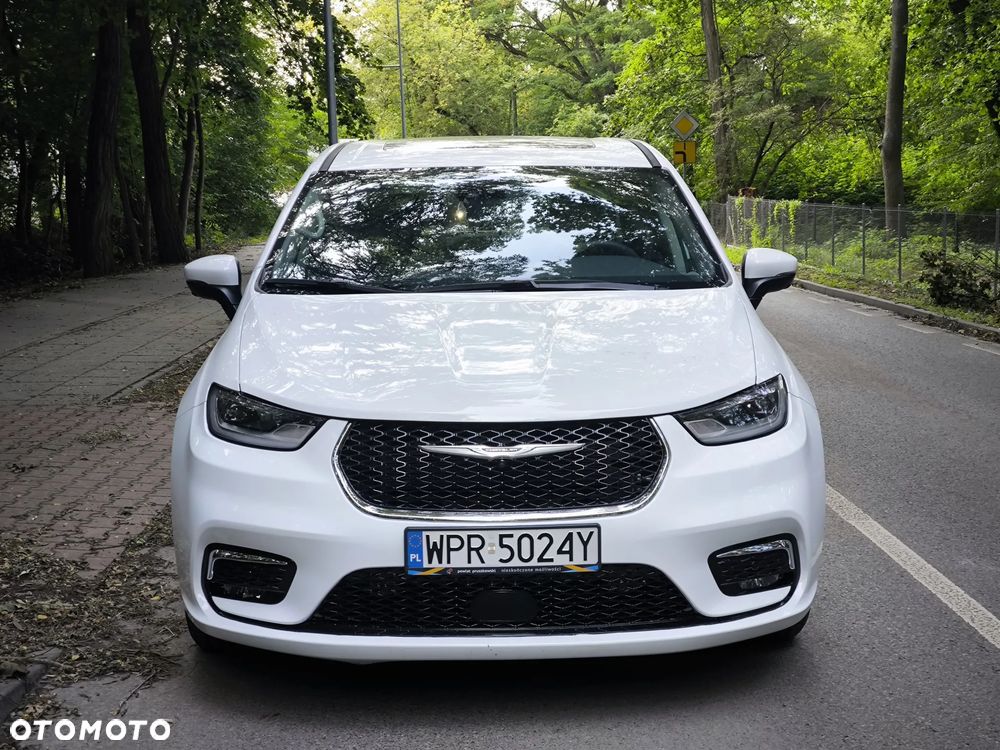 Chrysler Pacifica - 8