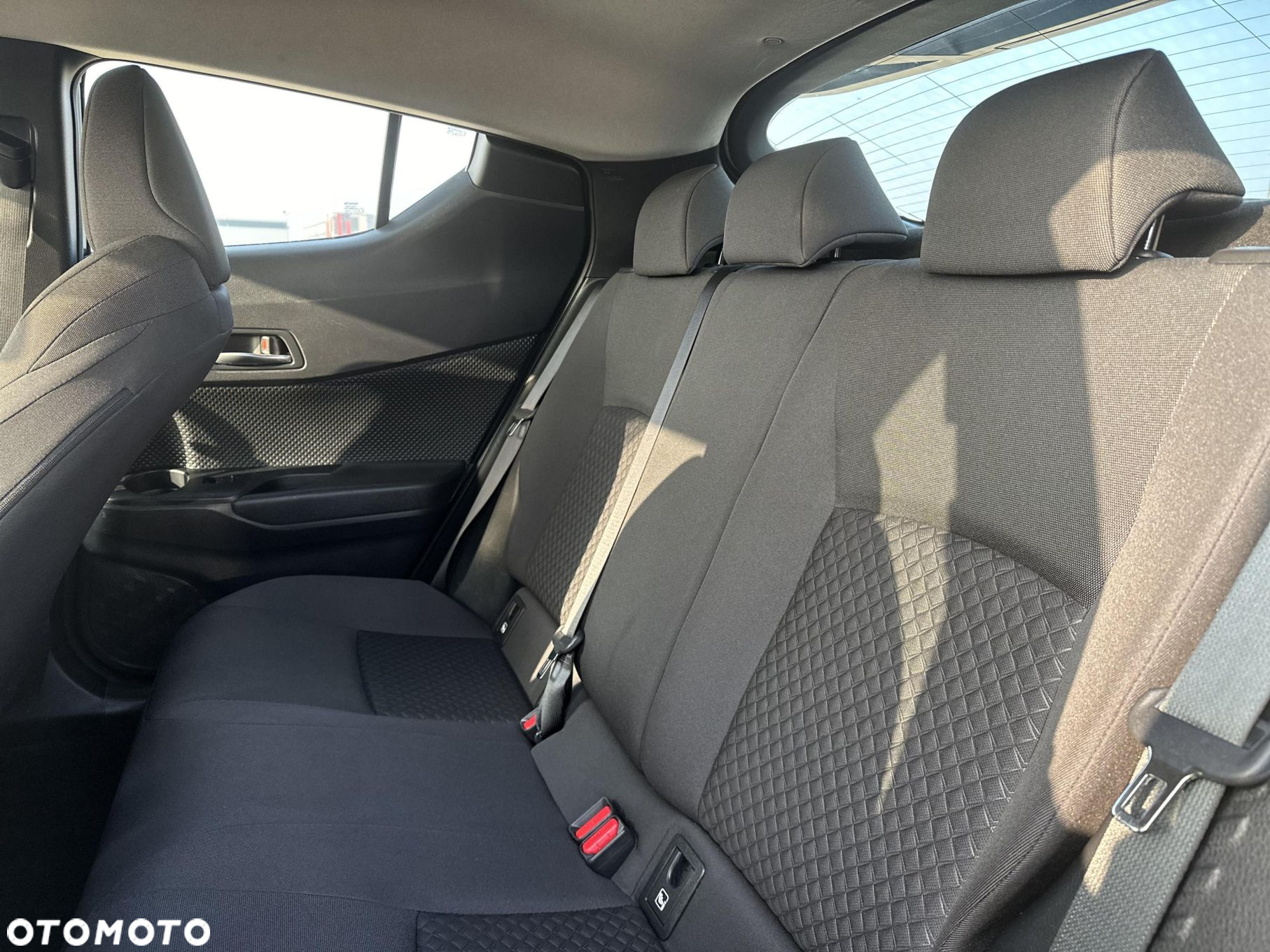 Toyota C-HR - 14
