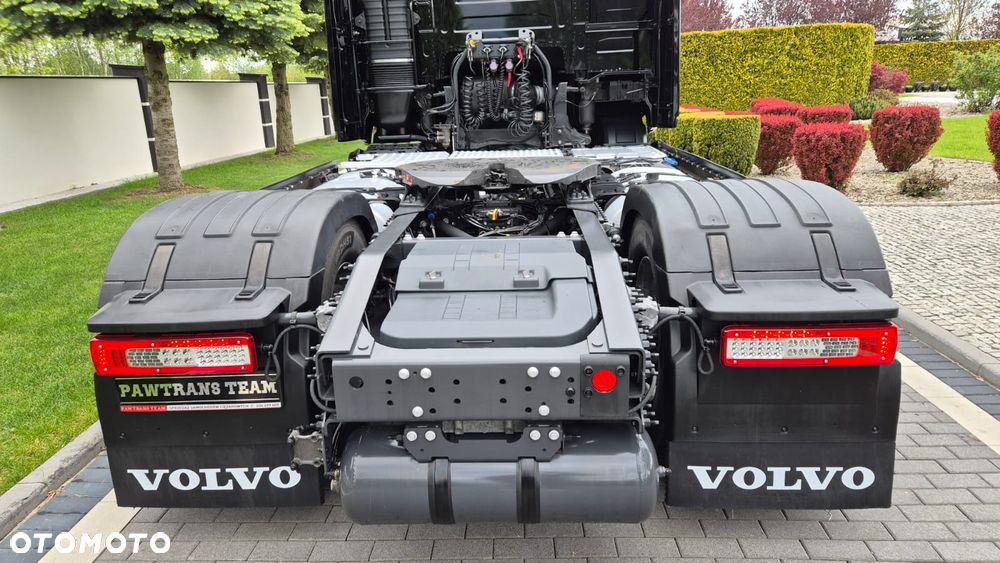 Volvo VOLVO///FH///500///2022/// GLOBETROTTER///XXL/// ALUFELGI///VIRTUAL COCPIT///TABLET///FULL LED///KLIMATYZACJA POSTOJOWA///ZABUDOWY MIĘDZYOSIOWE///KAMERA/// STAN BARDZO DOBRY - 14