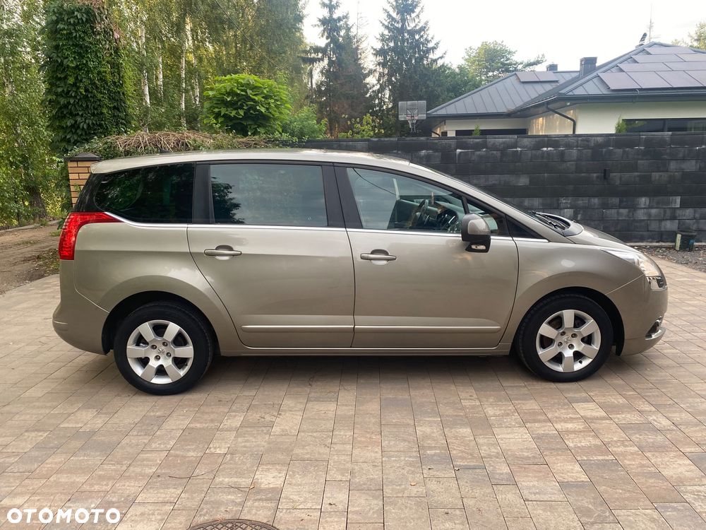 Peugeot 5008 - 12