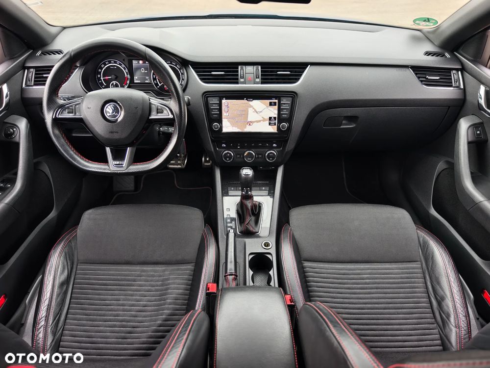 Skoda Octavia 2.0 TDI DSG RS - 8