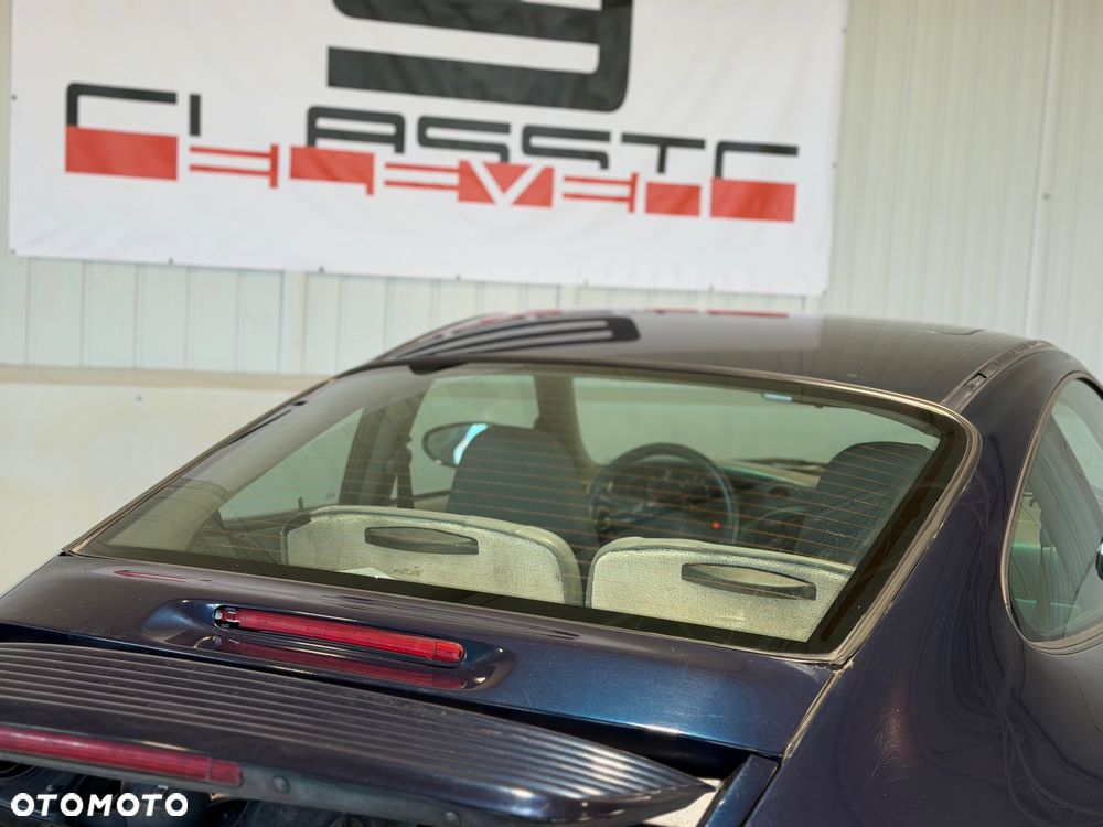 Porsche 911 Carrera - 9