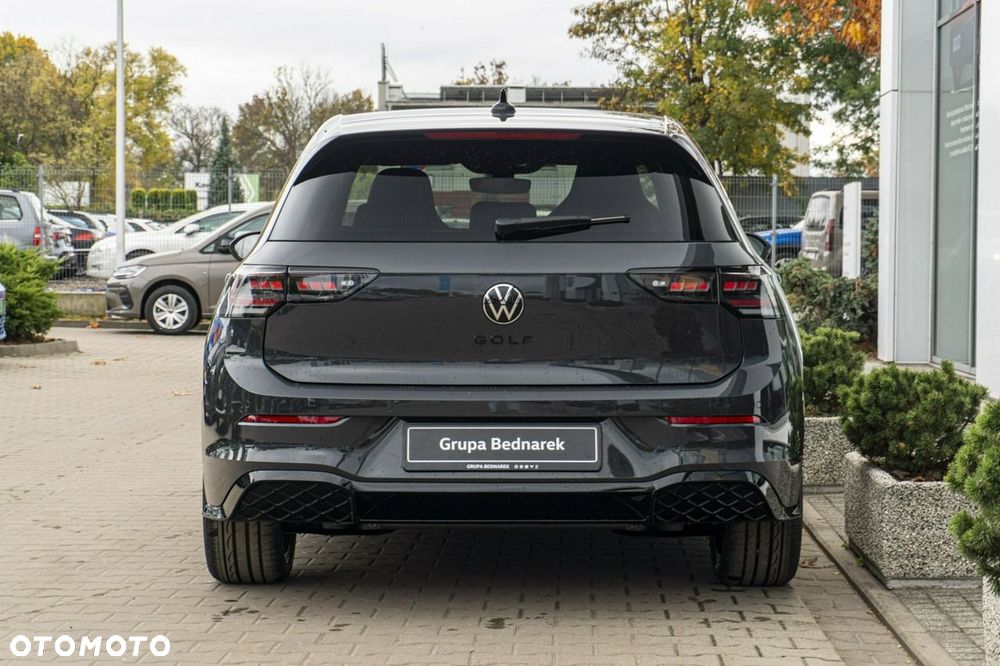 Volkswagen Golf - 8