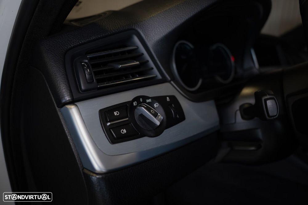 BMW 520 d Pack M - 25