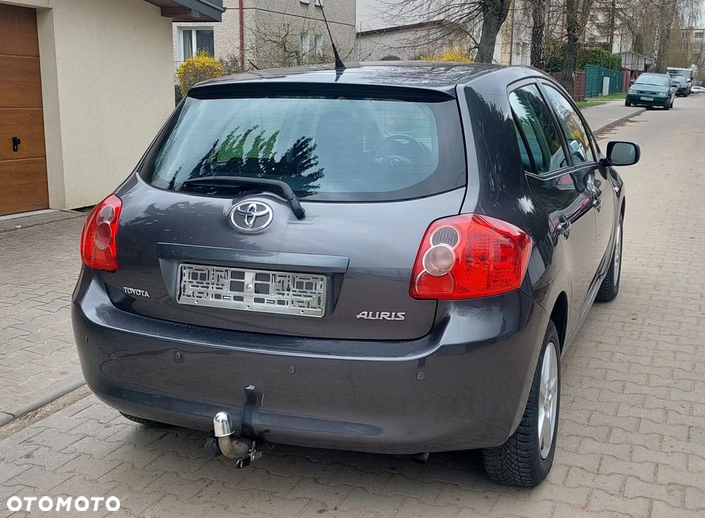 Toyota Auris 1.4 D-4D - 11