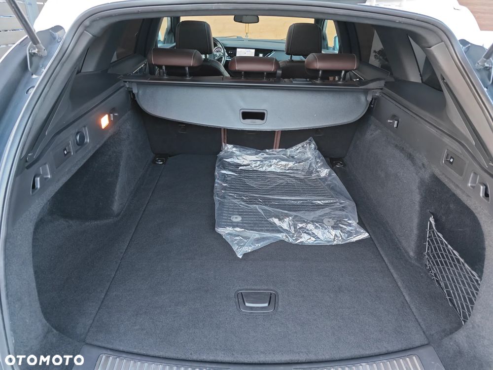 Opel Insignia - 19