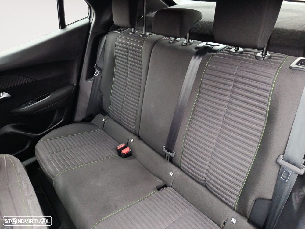 Peugeot 2008 1.2 PureTech Active - 13