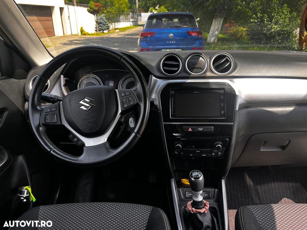 Suzuki Vitara 1.4 Boosterjet AllGrip MHEV Passion - 14