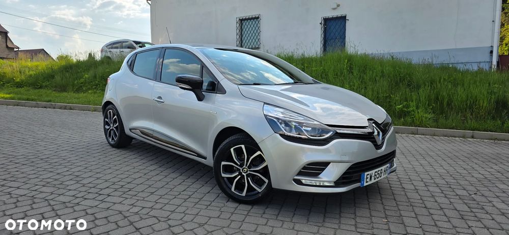 Renault Clio 1.2 16V Limited EU6 - 12