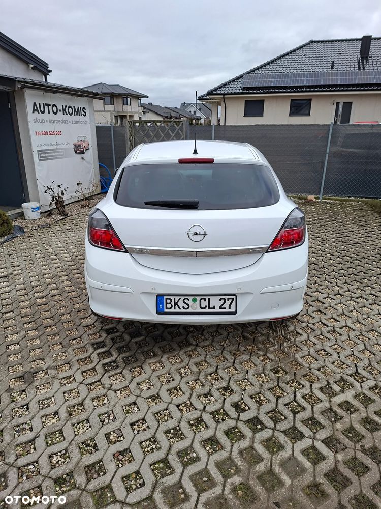 Opel Astra 1.8 Black&White - 24