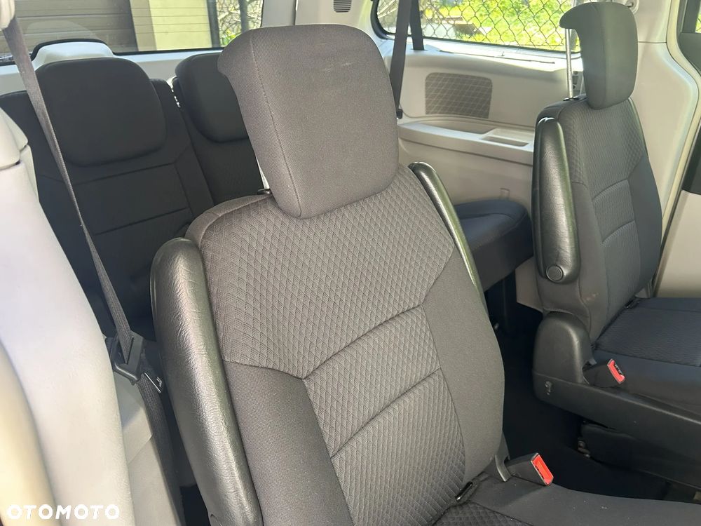 Chrysler Grand Voyager ver-2-8-crd-touring - 12
