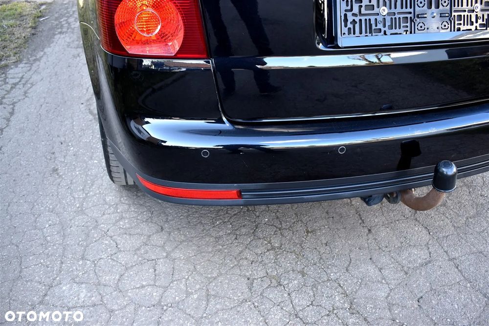 Volkswagen Touran 2.0 TDI DPF Highline - 4