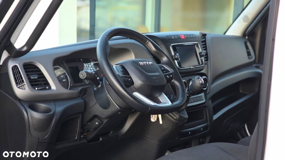 Iveco ❗️❗️DAILY 3.0 180KM MAXI 50C18 JAK NOWY ❗️❗️NOWY MODEL / SKRZYNIA OTWARTA SCATOLINI / 3500KG HAK / PIERWSZY WŁASCICIEL / NAVI / KAMERA COFANIA / FULL LED / TEMPOMAT AKTYWNY / BLIŹNIAKI / BURTY ALUMINIOWE / WERSJA WZMOCNIONA / FULL OPCJA / SERWIS ASO / SALON POLSKA / 35C15 50C15 35C18❗❗ JAK Z SALONU - NOWY -❗❗ - 31