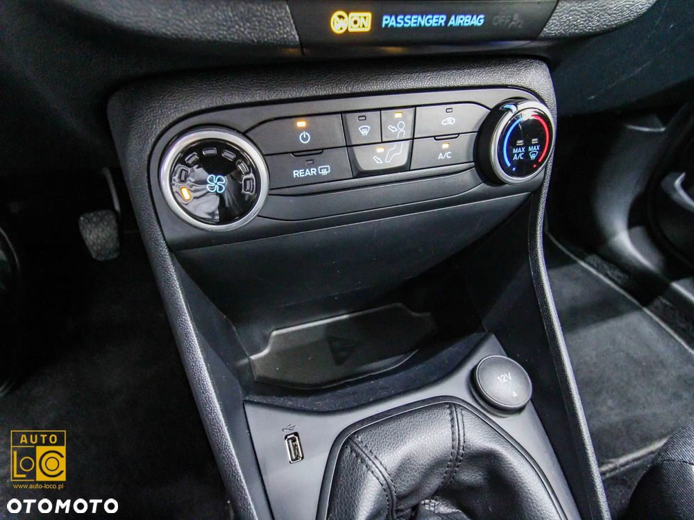 Ford Fiesta 1.0 EcoBoost S&S ST-LINE X - 24