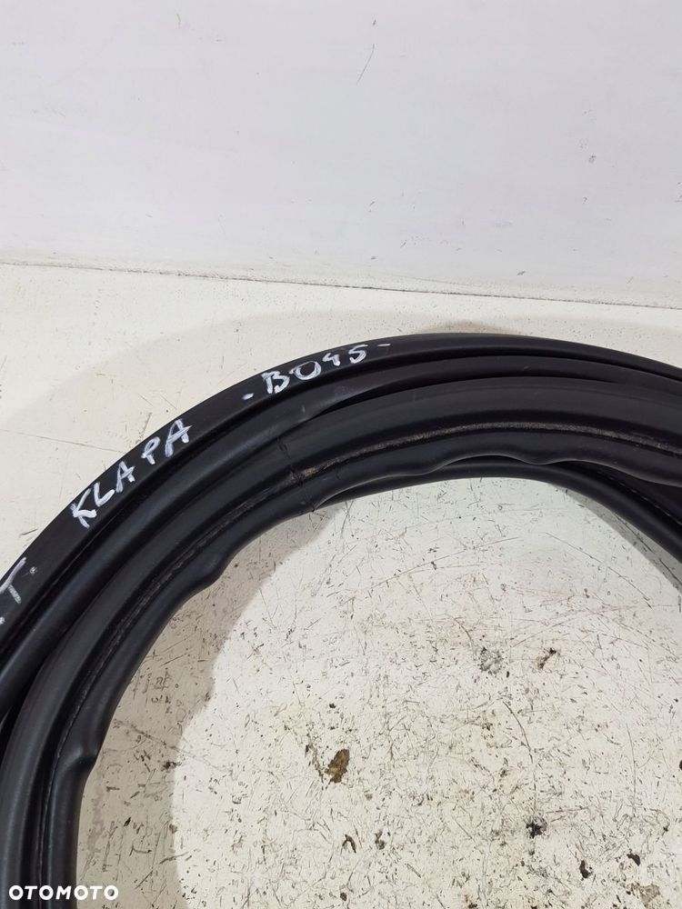 uszczelka klapy bagażnika tył volvo xc60 i 08-13 - 3