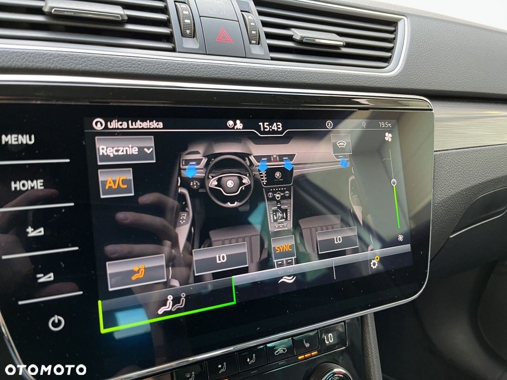Skoda Superb 2.0 TDI SCR Style DSG - 32
