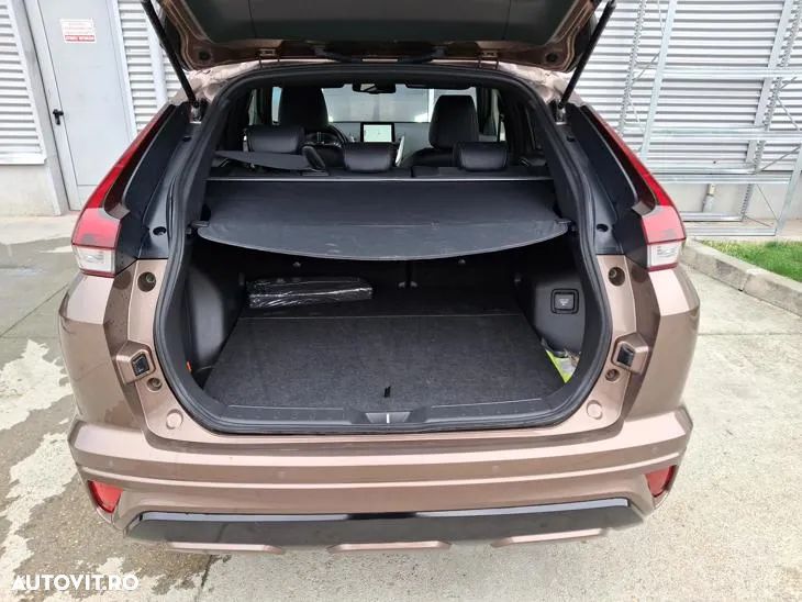 Mitsubishi Eclipse-Cross Plug-In Hybrid 4WD Plus Select - 17