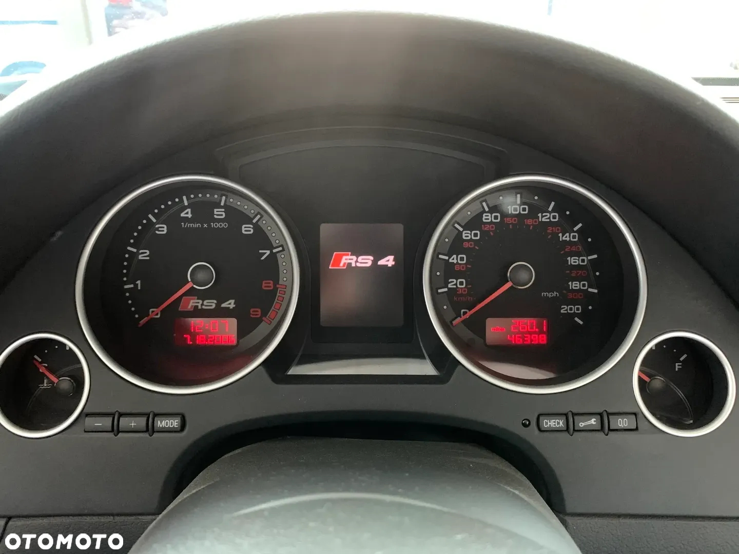 Audi RS4 Standard - 8