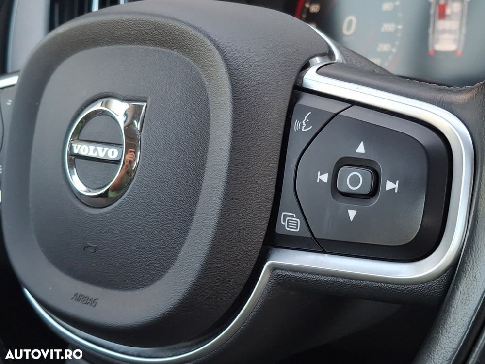Volvo XC 60 T5 AWD Momentum - 28
