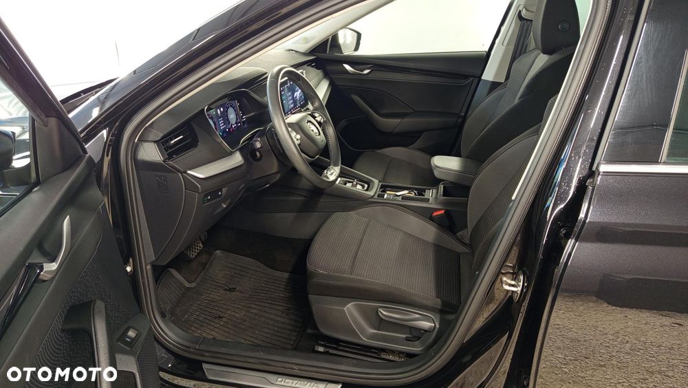 Skoda Octavia 1.5 TSI mHEV Selection DSG - 10