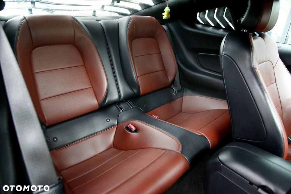 Ford Mustang - 16