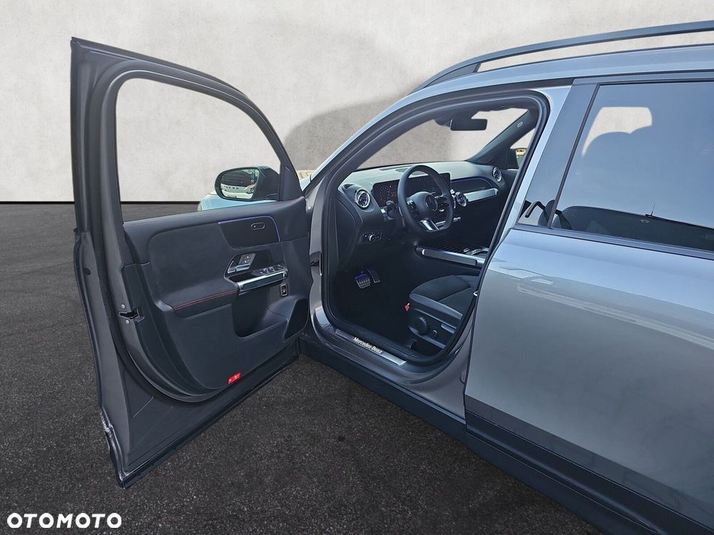 Mercedes-Benz GLB - 10