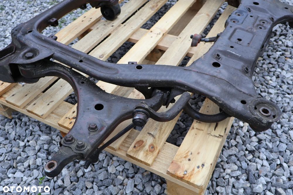 KIA CEED I BELKA ZAWIESZENIA PRZÓD PRZEDNIA TRAWERS SANKI 06-12 WAHACZE - 12