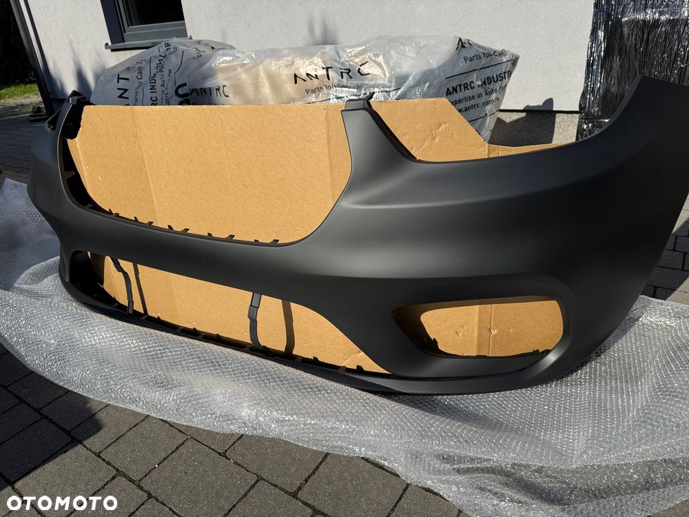 Chrysler Pacifica 21- zderzak przod lift
