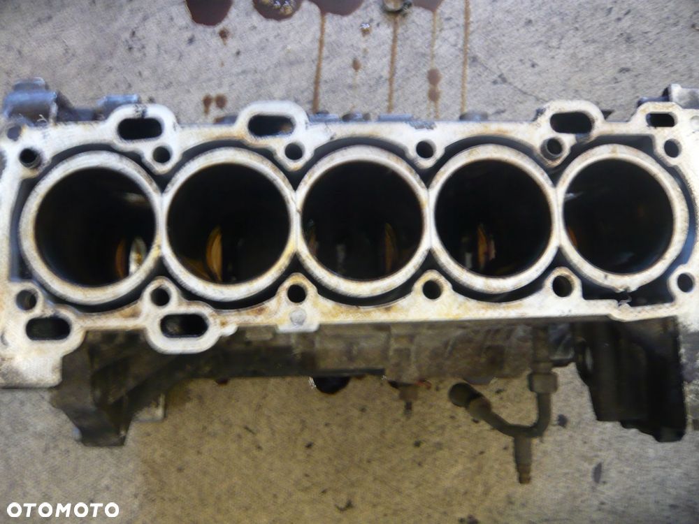 blok silnika b5244s2 volvo 2.4b - 2