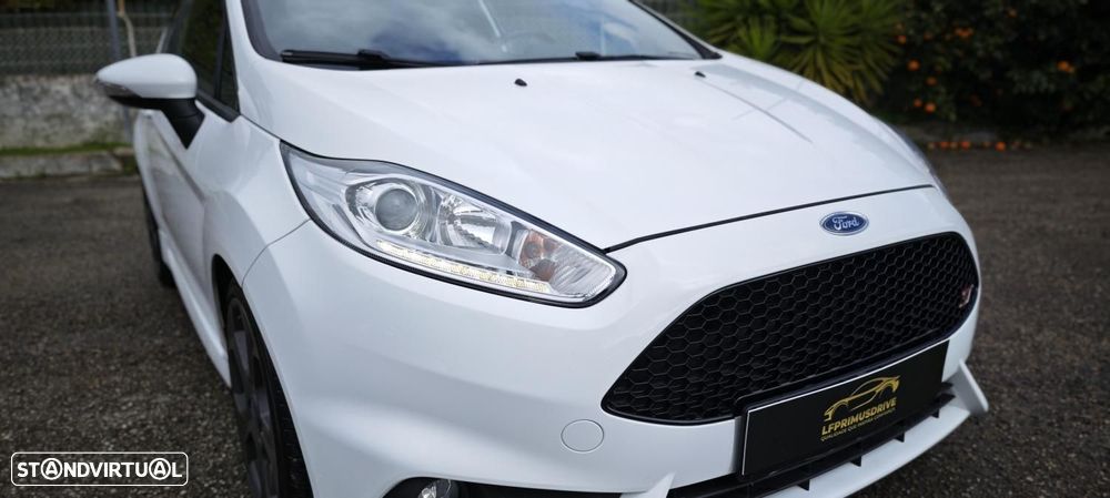 Ford Fiesta 1.6 T ST - 22