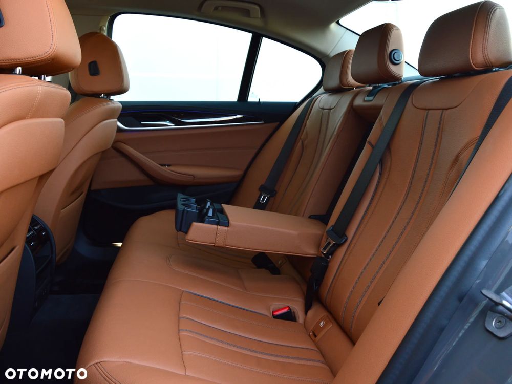 BMW Seria 5 540d xDrive mHEV Luxury Line sport - 15